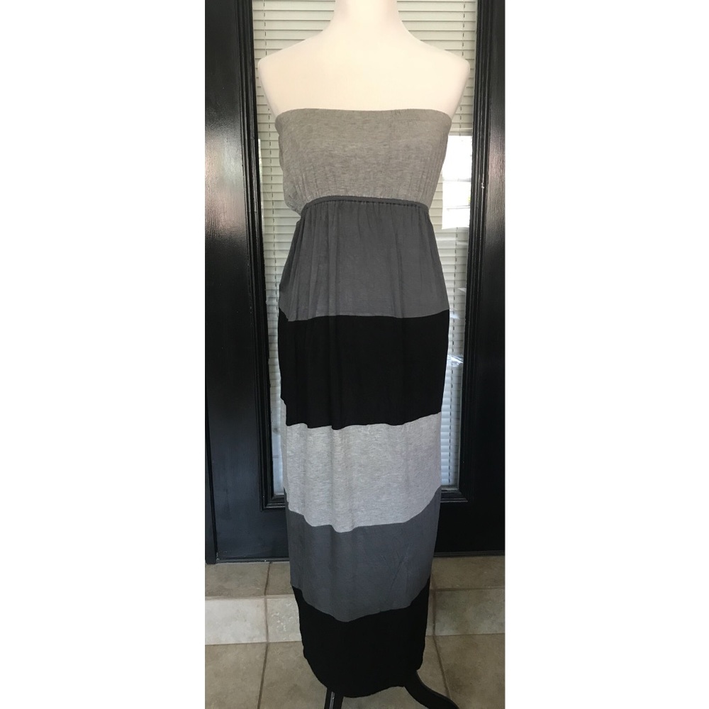 Colorblock Strapless Maxi Dress - Picture 2 of 3